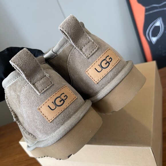 UGG Classic Ultra Mini Boots - Picture 9 of 9